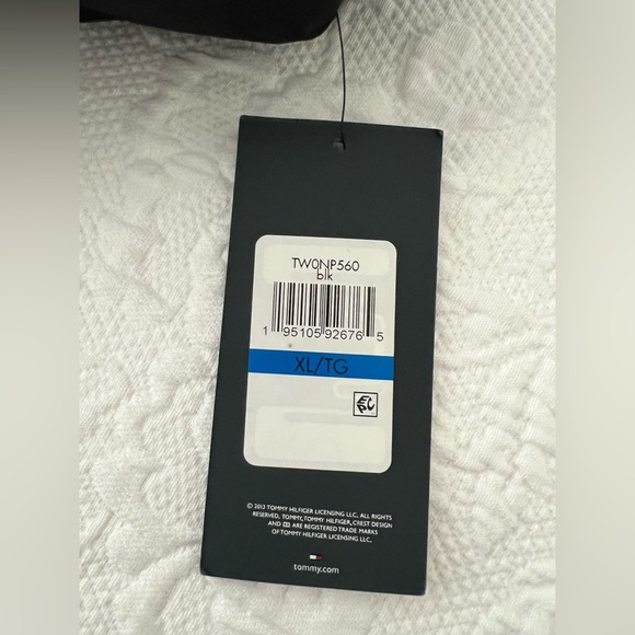 Tommy Hilfiger 3/4 length puffer coat. - Picture 6 of 8